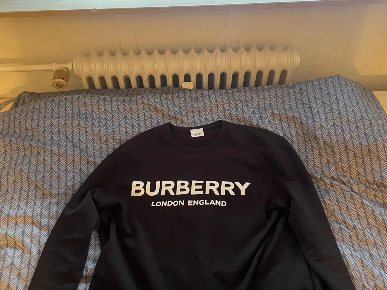 Billede 1 - Buberry trøje helt som ny