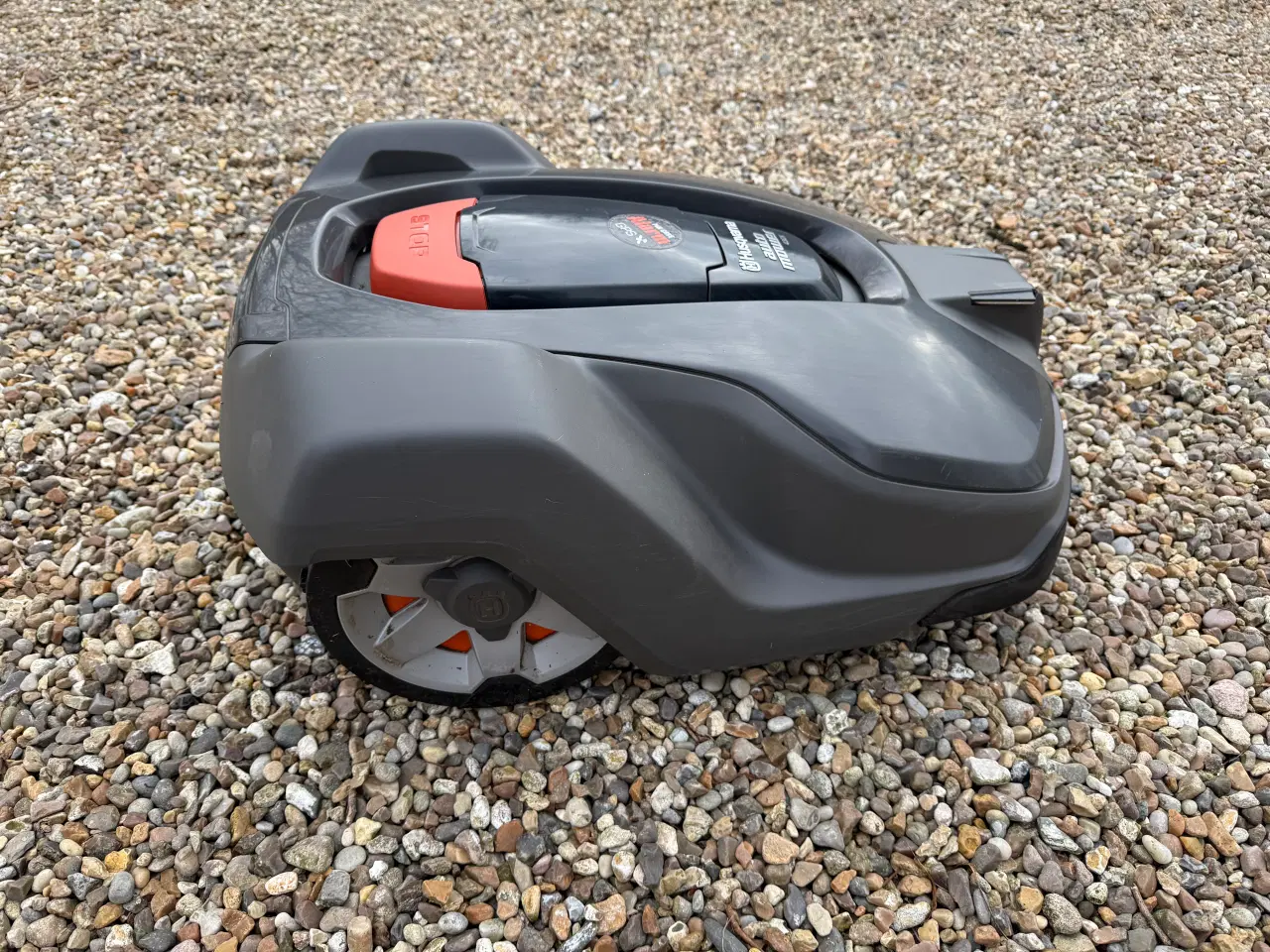 Billede 3 - Husqvarna Automower 430X med garage og ladestation