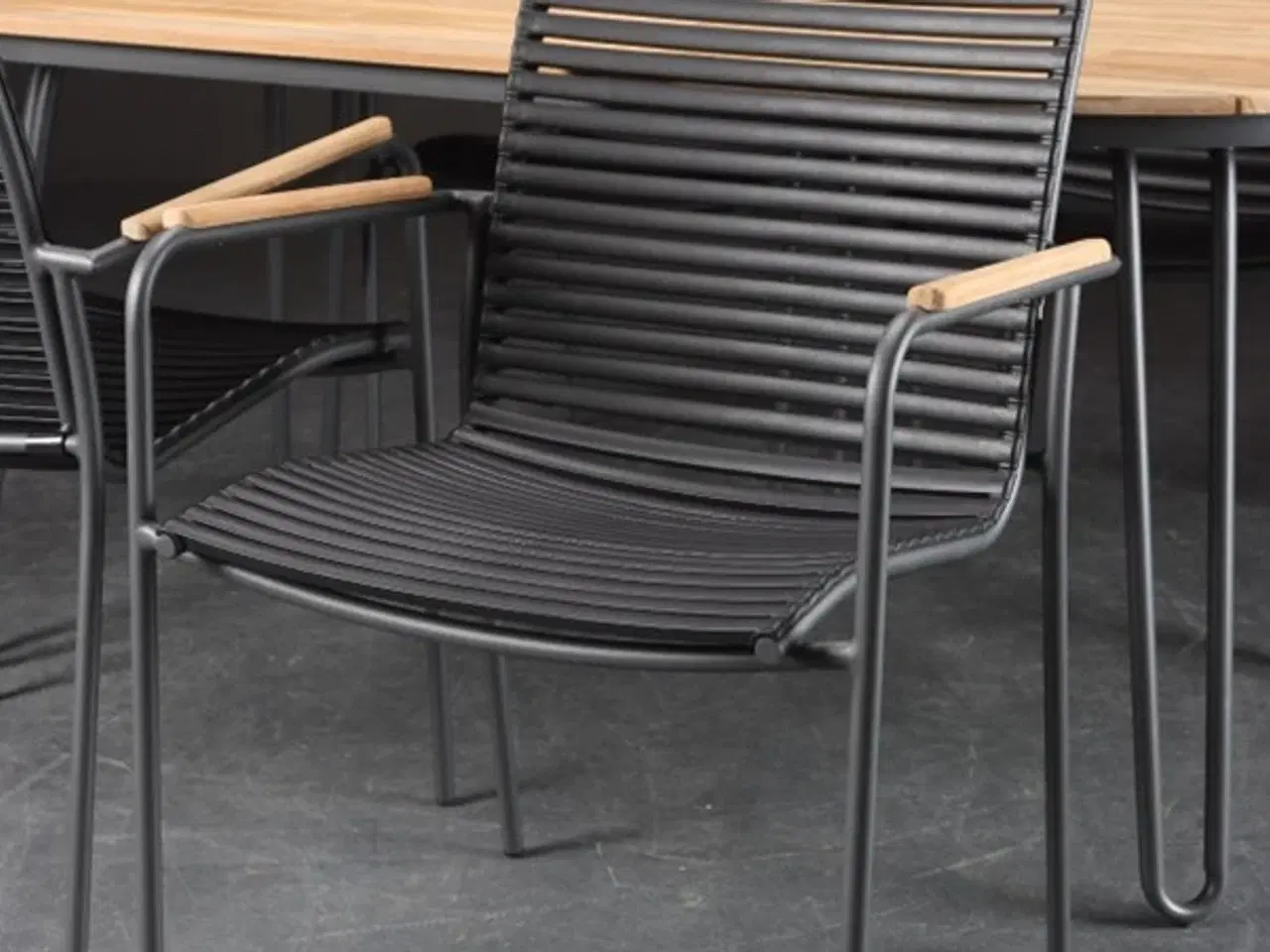 Billede 5 - Havebord samt fire havestole