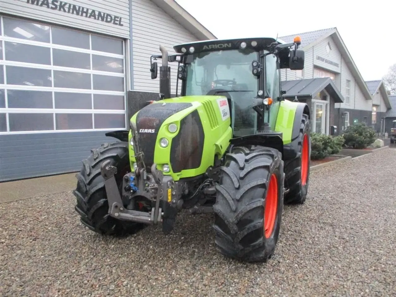 Billede 9 - CLAAS ARION 650 C-matic med frontlift, affjedret foraksel og affjedret kabine.