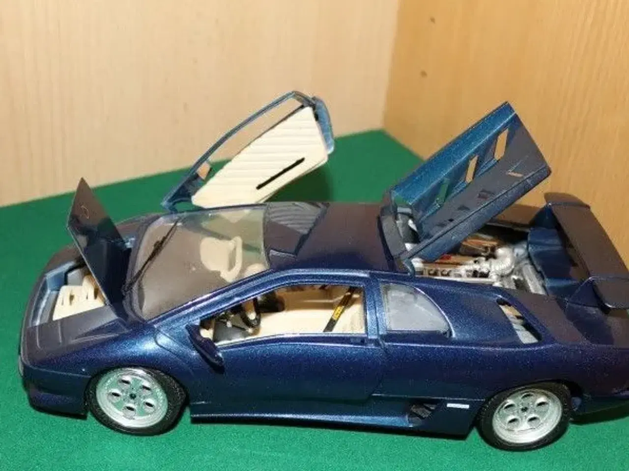 Billede 5 - Lamborghini Diablo (1990) 1/18