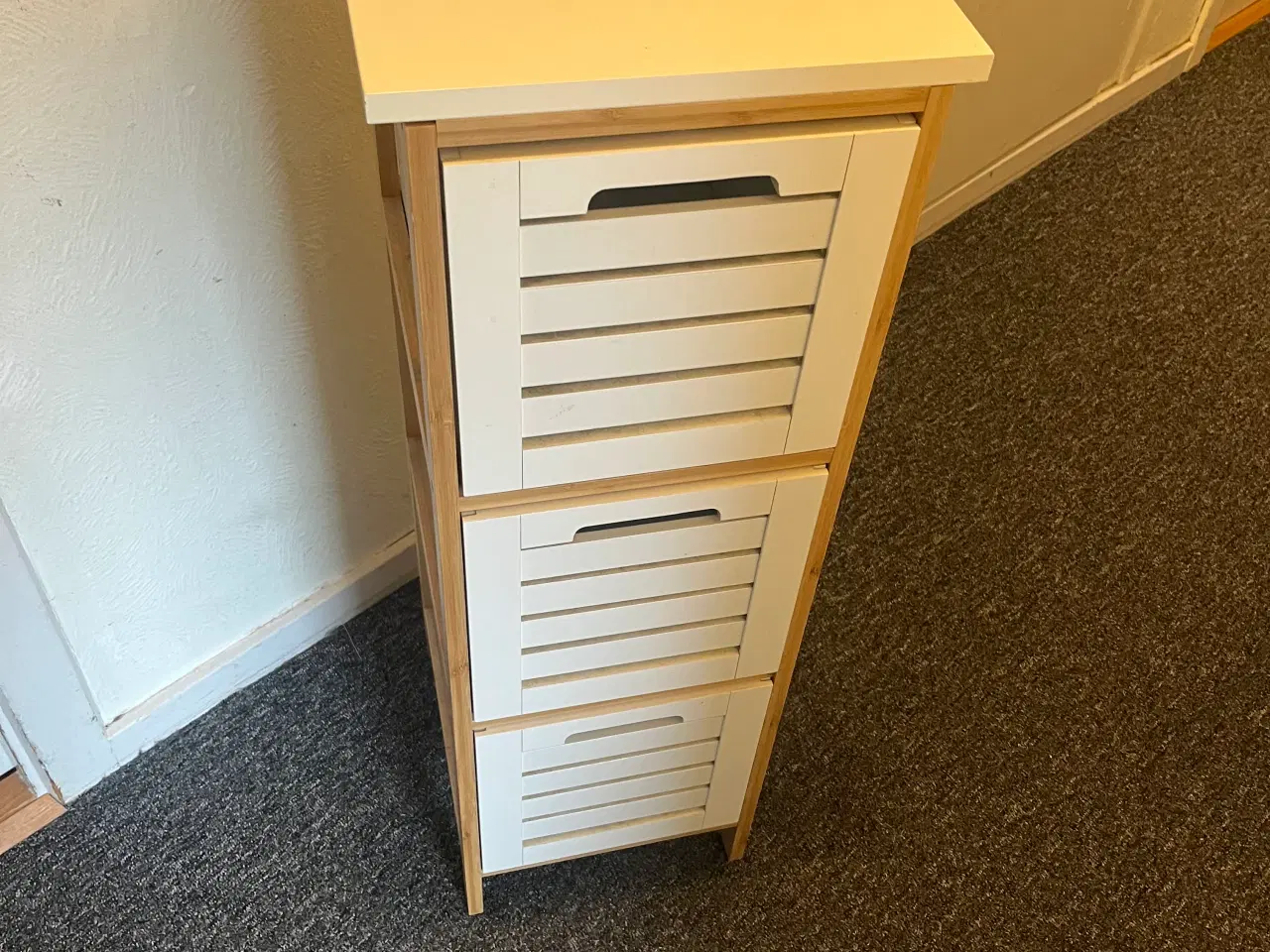 Billede 1 - Skuffechartol.  