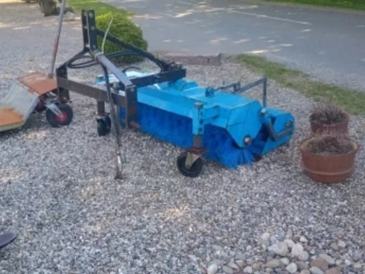 Billede 11 - Hydraulisk kost med opsamler 