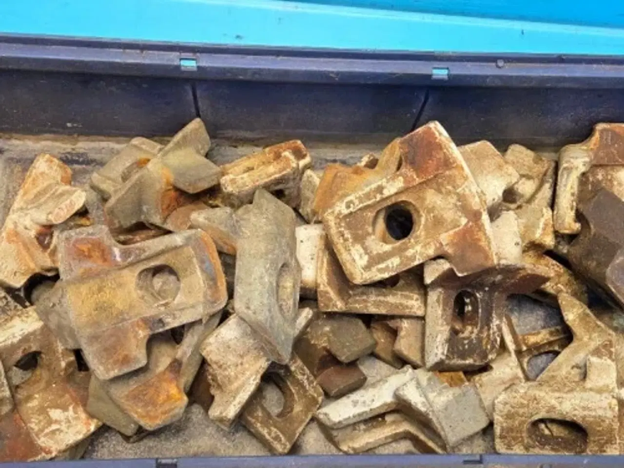 Billede 12 - Ford TW35 Stopklods 81811262  29 Stk