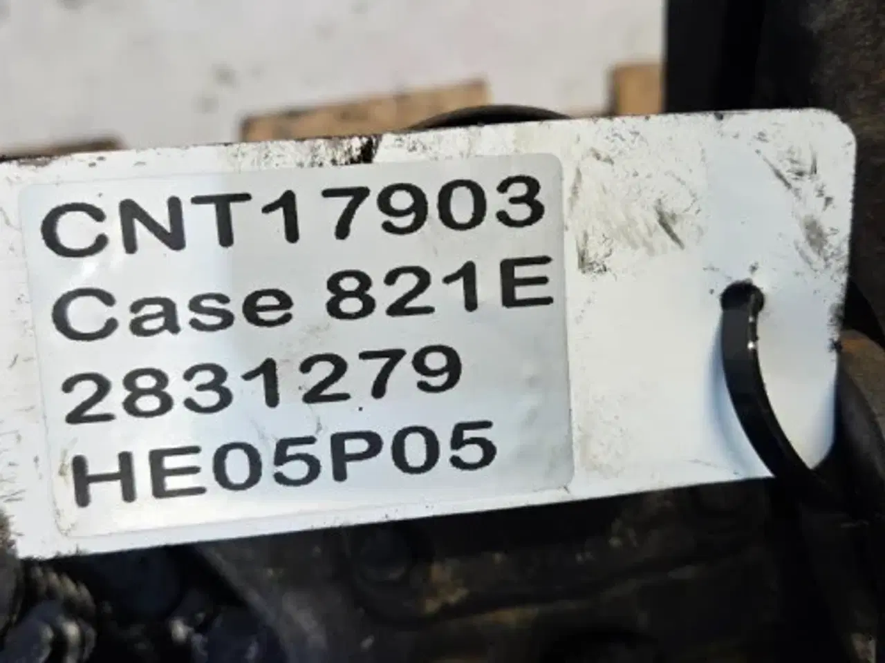 Billede 20 - Case 821E Cylinderhoved 2831279