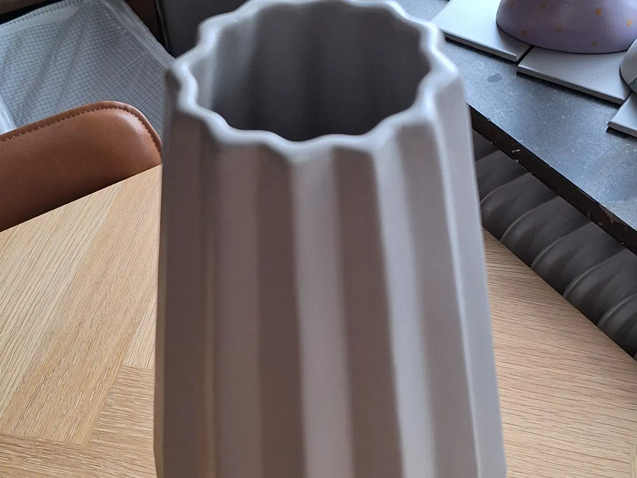 Billede 3 - Stor Origami vase