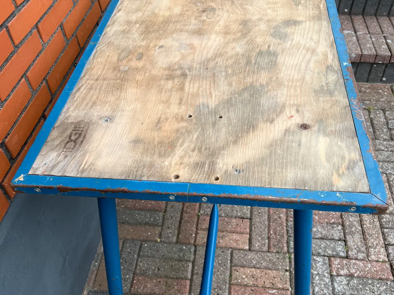 Billede 4 - Ridgid arbejds bord. Meget stabilt bord.