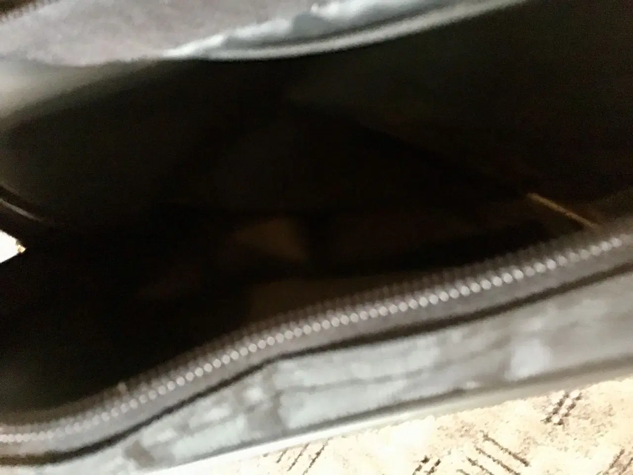 Billede 9 - Stor sort taske til salg