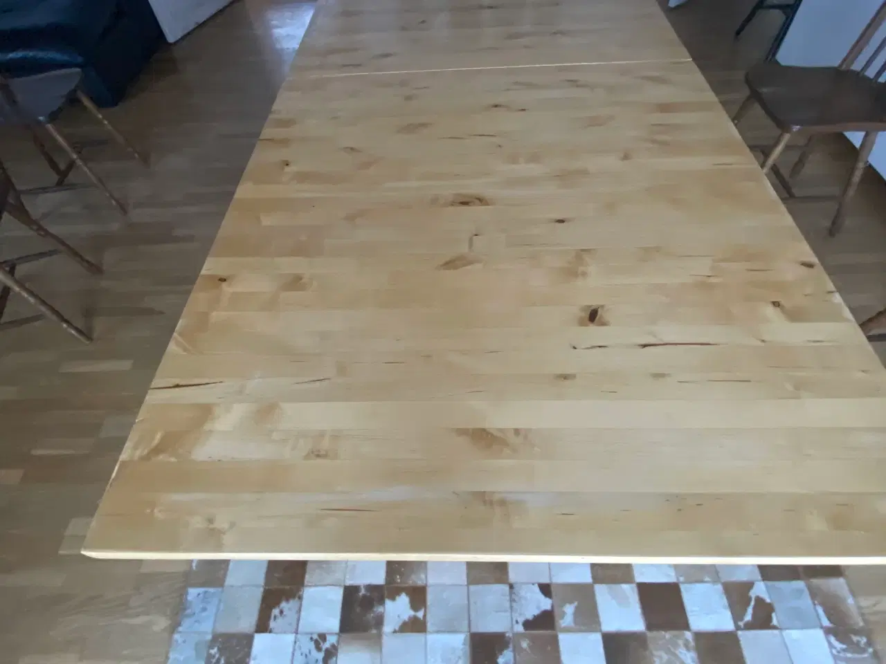 Billede 1 - Spisebord i massiv birk