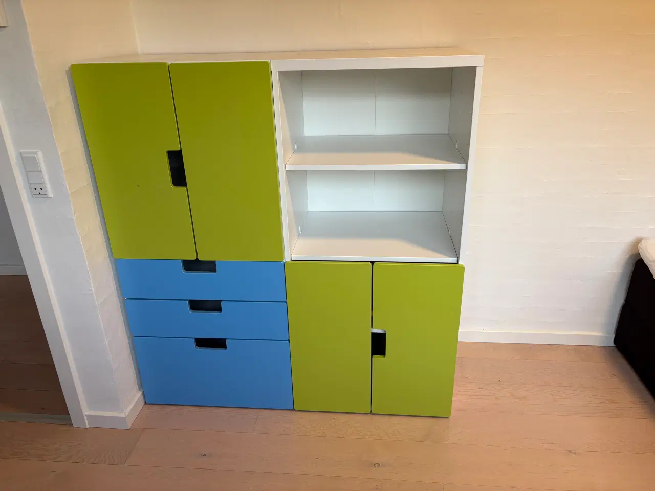 Billede 2 - Reol til børneværelset