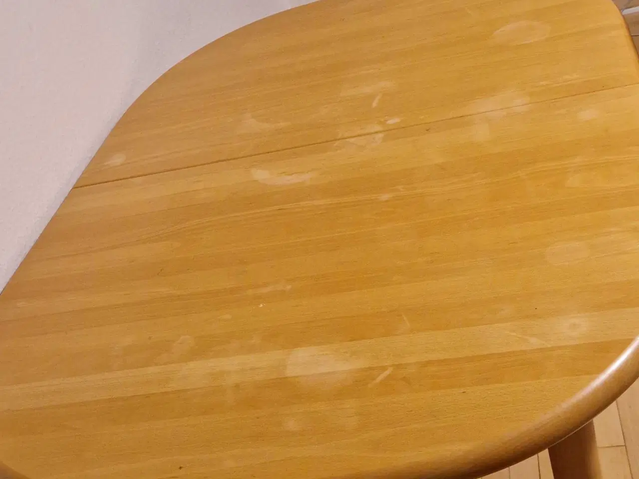 Billede 5 - Spisebord og stole prisen er ikke fast