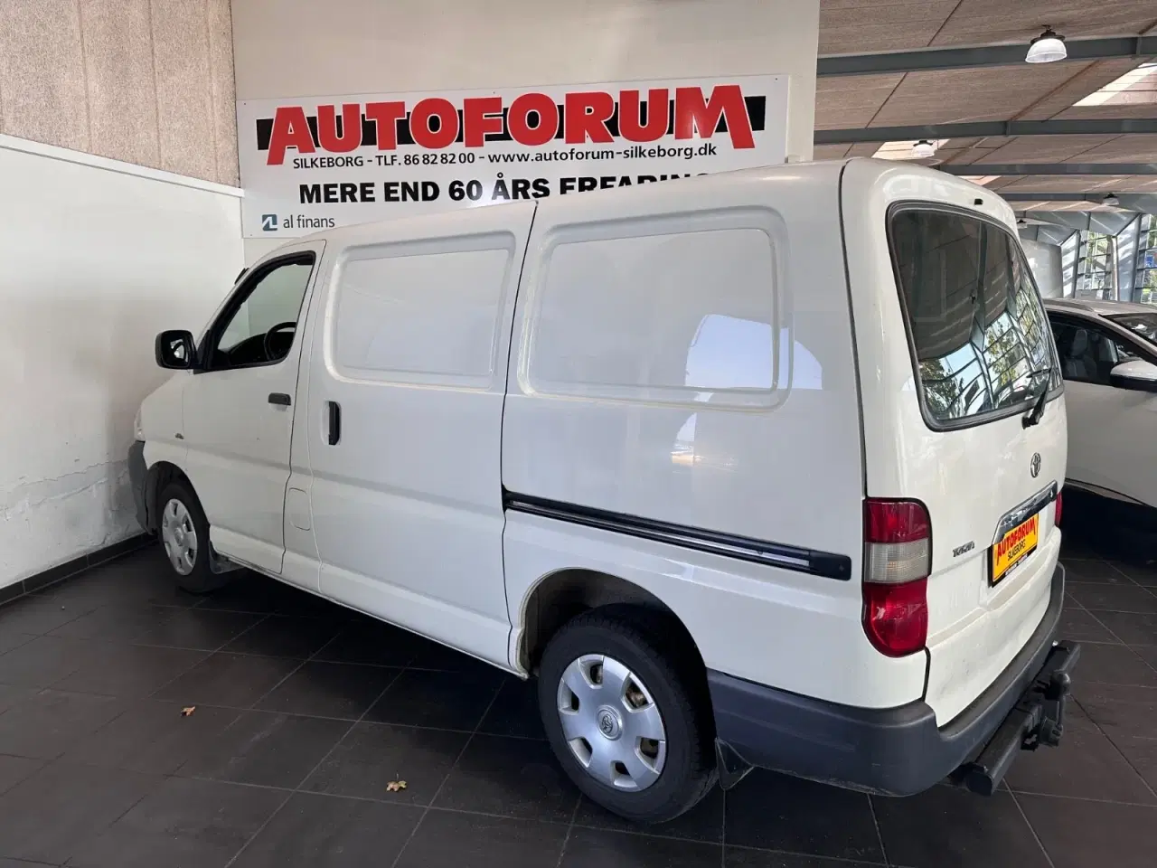 Billede 14 - Toyota HiAce 2,5 D-4D 95 Komfort kort