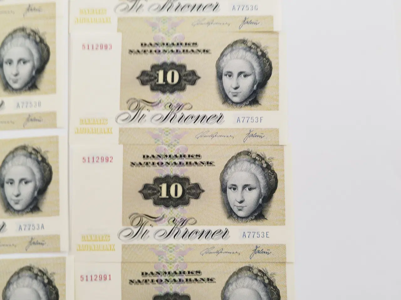 Billede 9 - Ti Kroner fra 1975. Bankfriske 