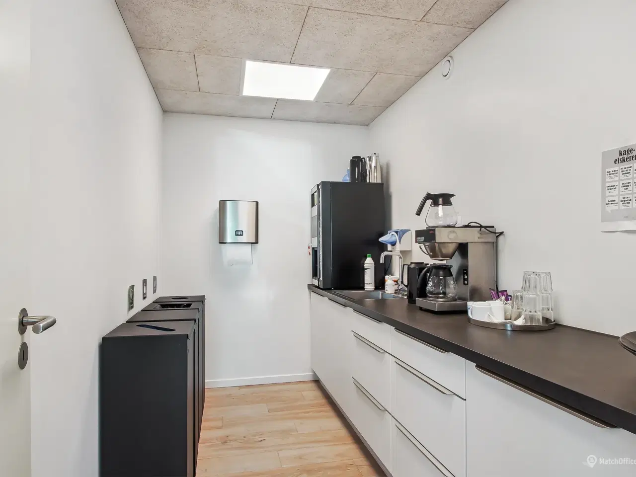 Billede 23 - Stort kombineret lager- og kontorlejemål i Vejle med 6 m loft og nem adgang til E45