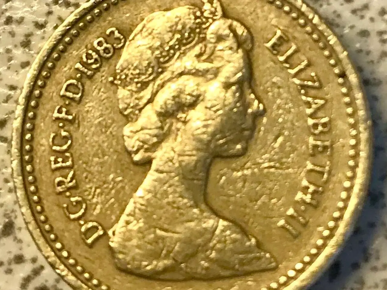 Billede 6 - One Pound 1983 Royal Arms mønter, United Kingdom  