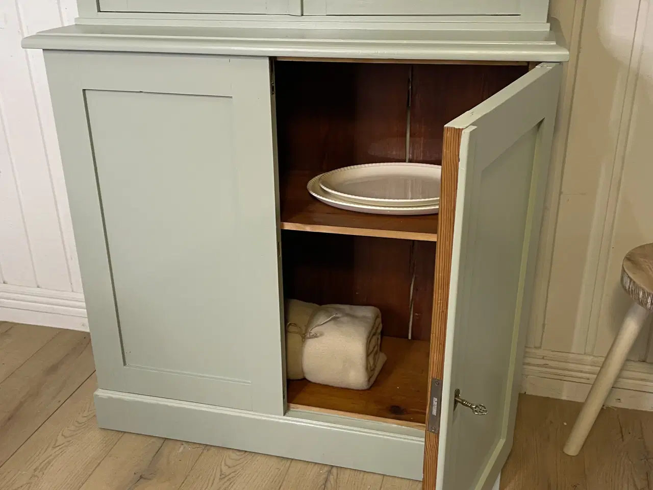 Billede 4 - Smukt vitrineskab