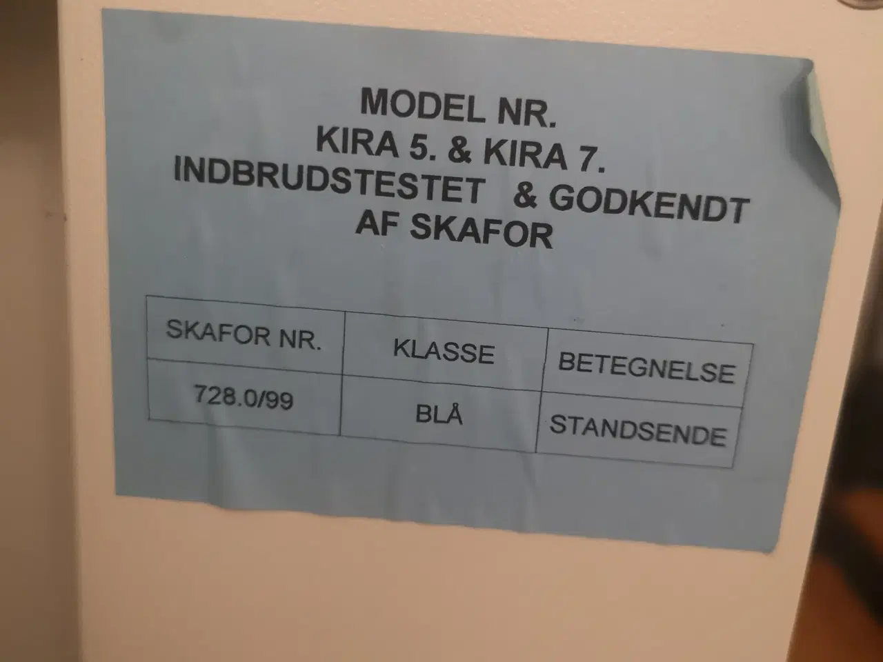 Billede 2 - Våbenskab 