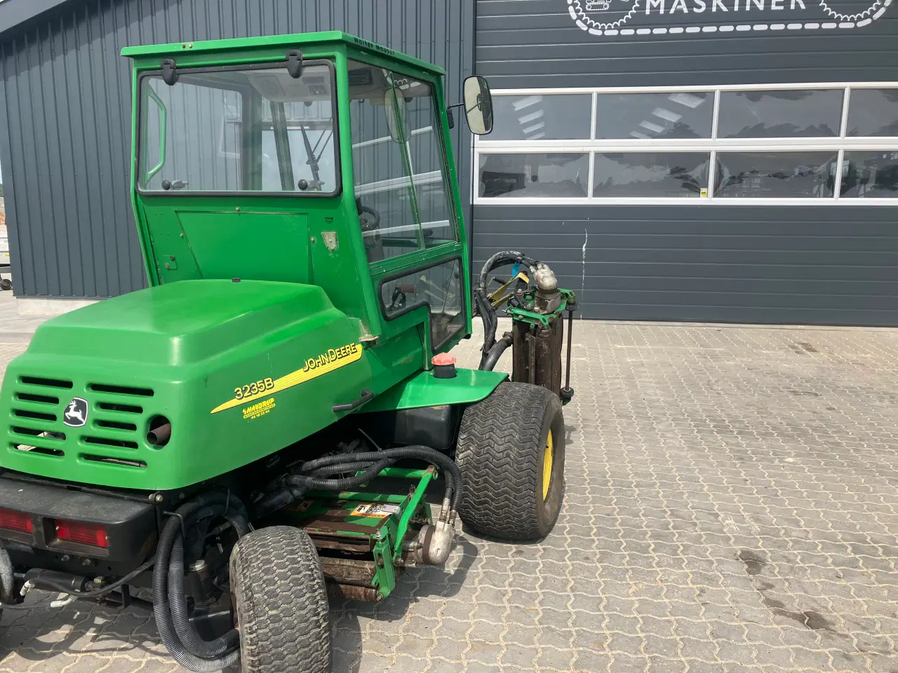 Billede 2 - John Deere 3235B 4 WD servo kun 1740 timer