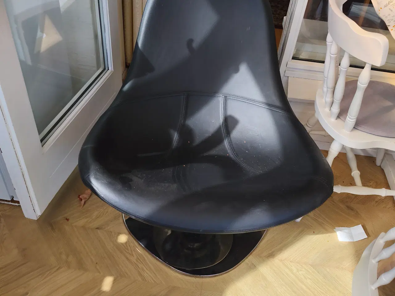 Billede 1 - Flot lænestol i sort læder