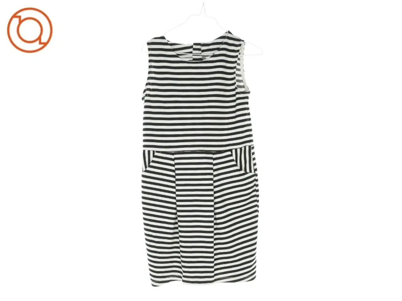 Billede 1 - Kjole fra H&M (str. 134 cm)