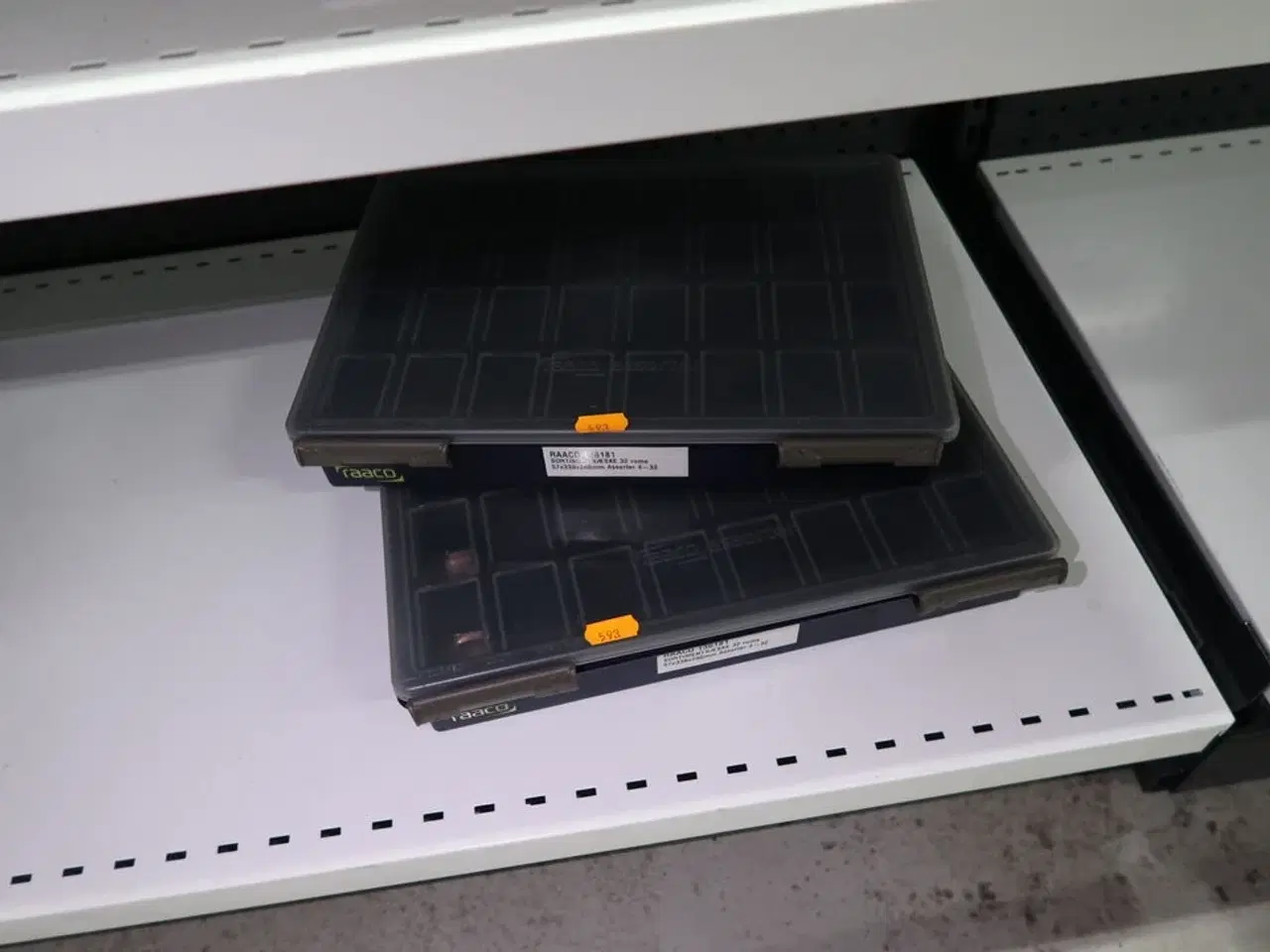 Billede 2 - 2 stk. sortimentskasser