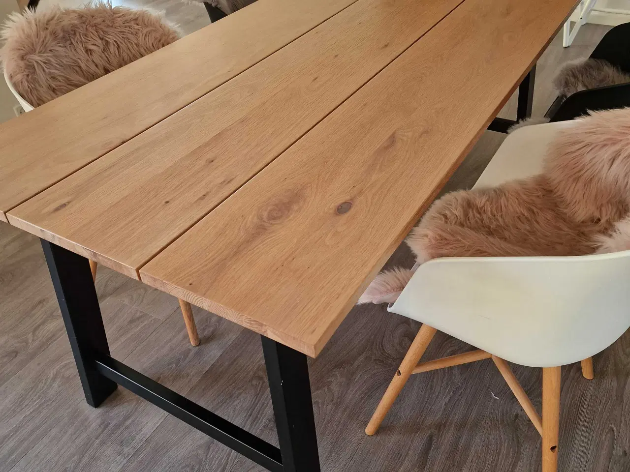 Billede 2 - Spisebord med stole