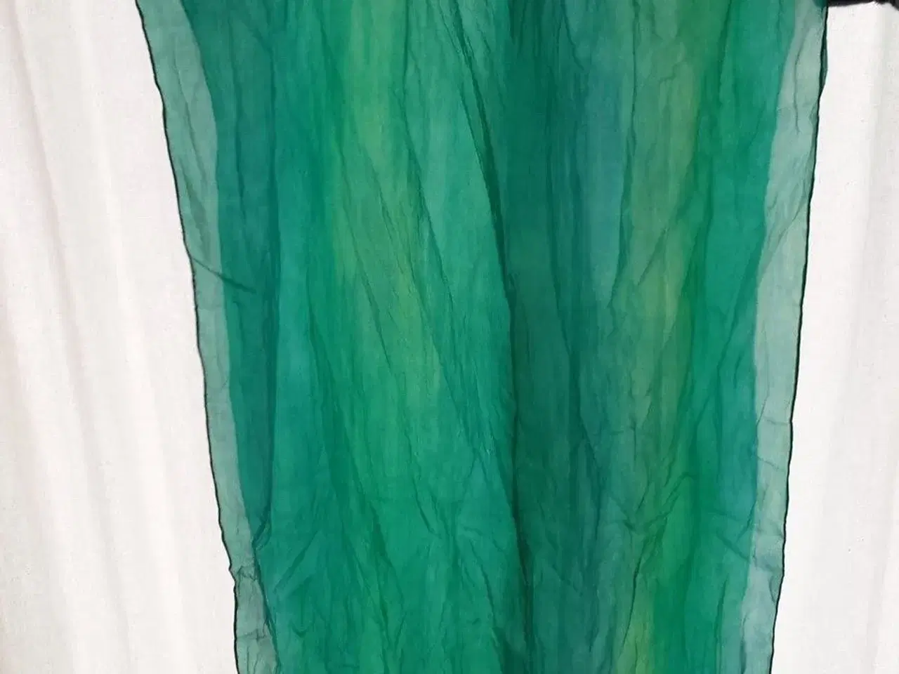 Billede 3 - Ensfarvede silketørklæder