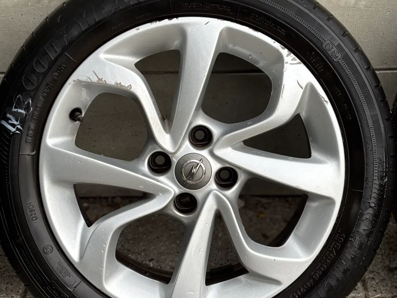 Billede 3 - Original 16 tommer Opel Corsa fælge med sommerdæk