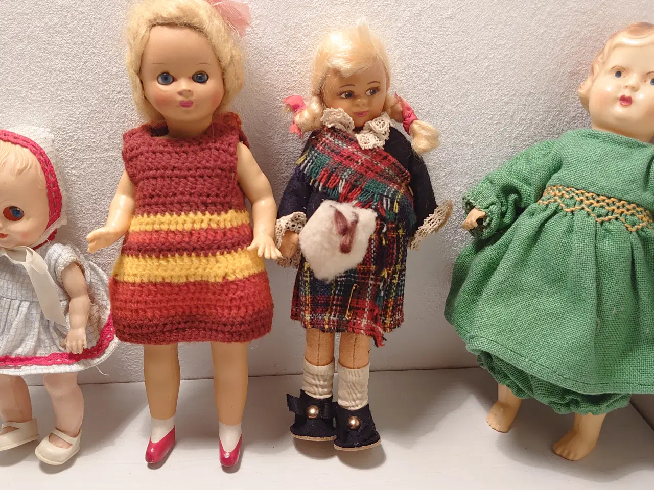 Billede 1 - 4 stk vintage dukker. Fra 17 til 24cm Høje