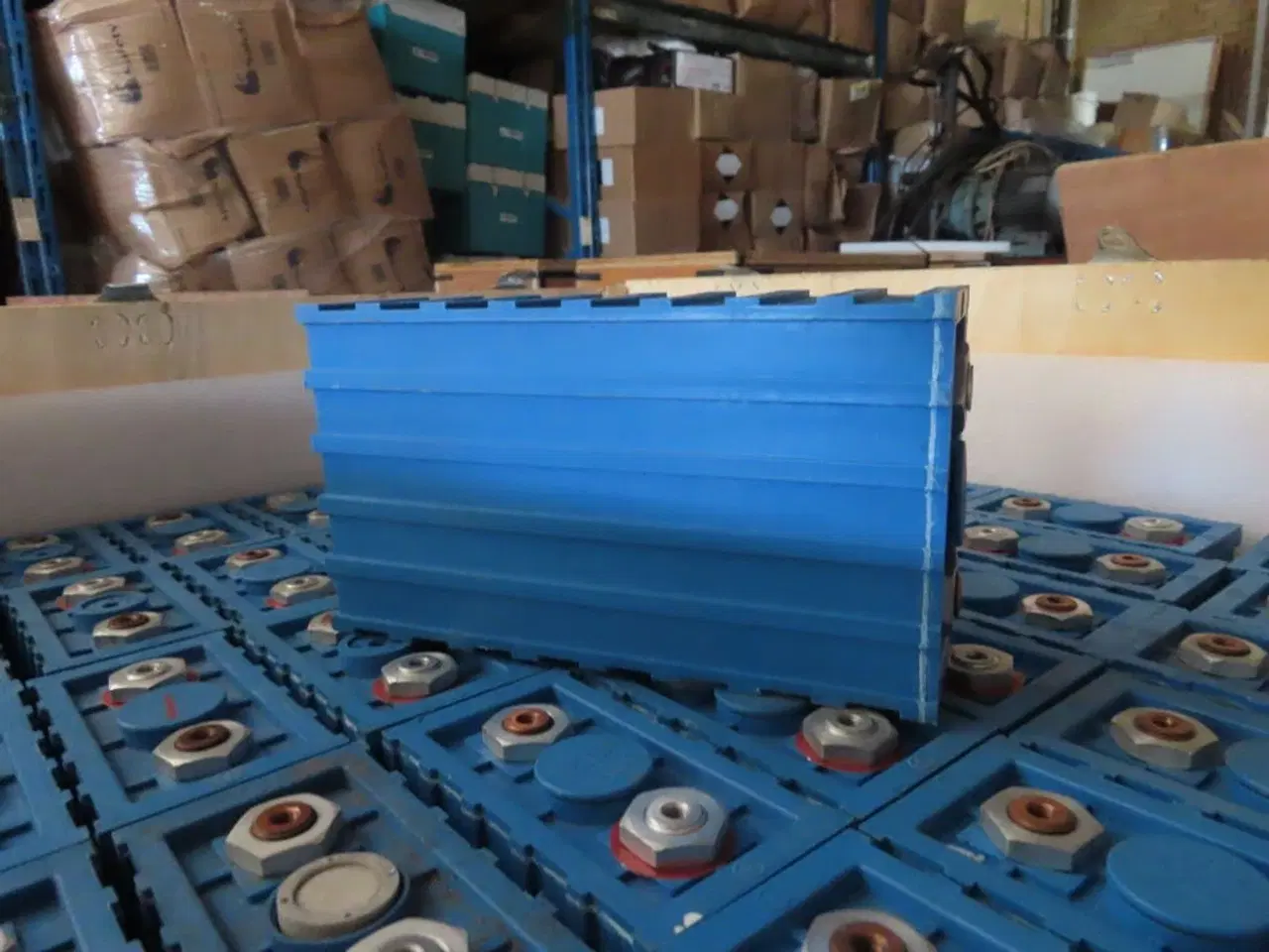 Billede 5 - Kasse med 66 stk lithium ion batterier CALB