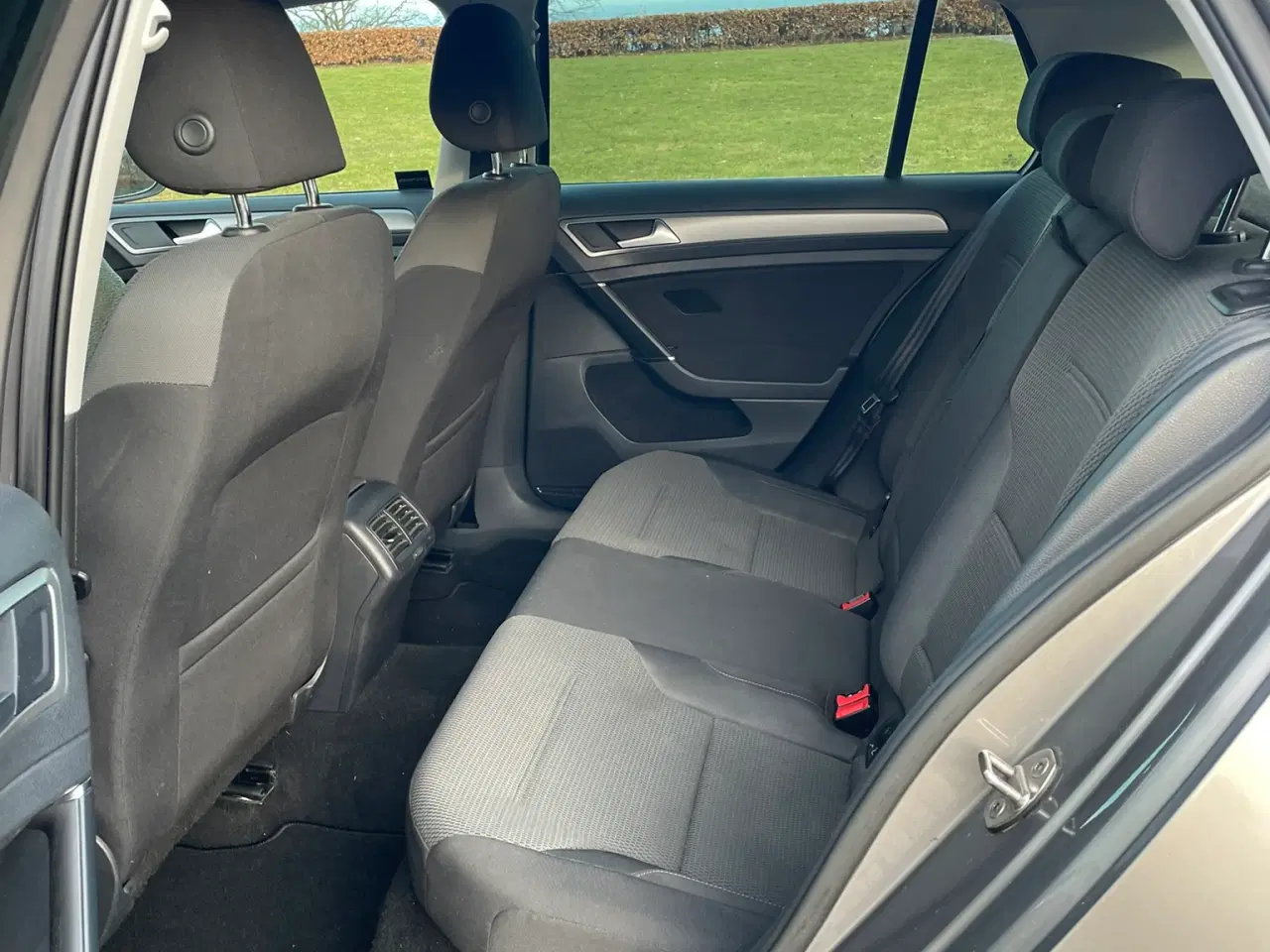 Billede 7 - Velholdt og driftssikker VW Golf sælges – klar til