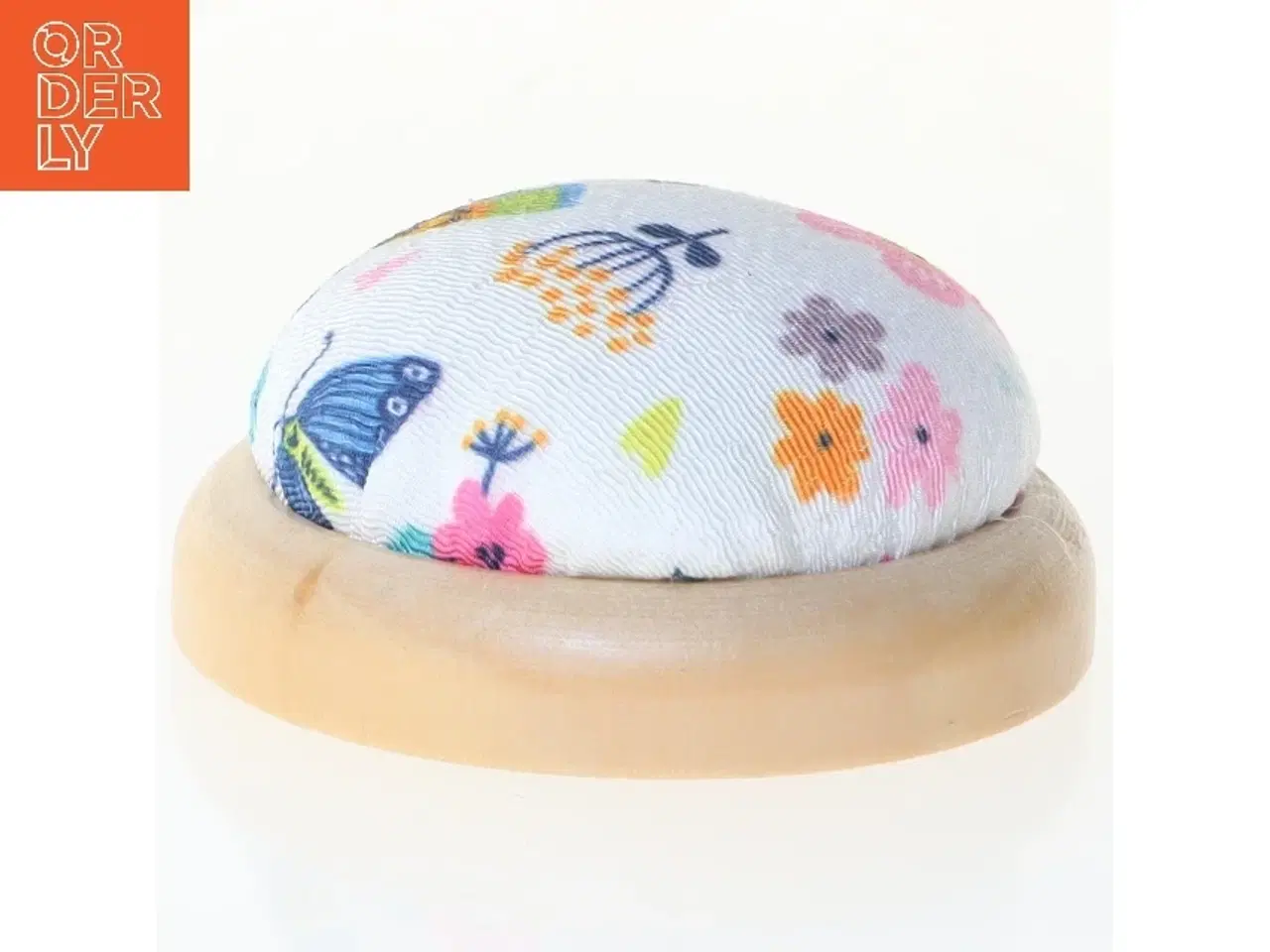 Billede 1 - Nålepude med blomstermønster (str. Ø 7 cm)