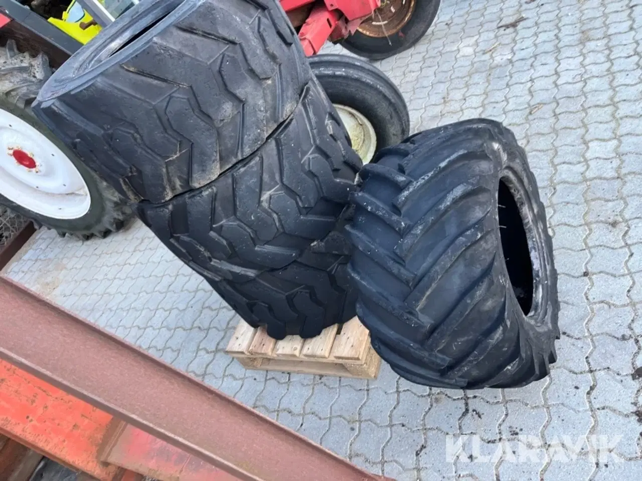 Billede 4 - Dæk til minilæsser Mitas 31x15.5-15