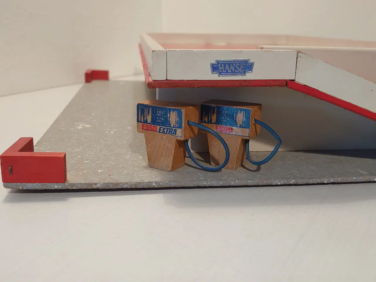 Billede 2 - Hanse: Esso mini garage med 16 garager. 60´erne