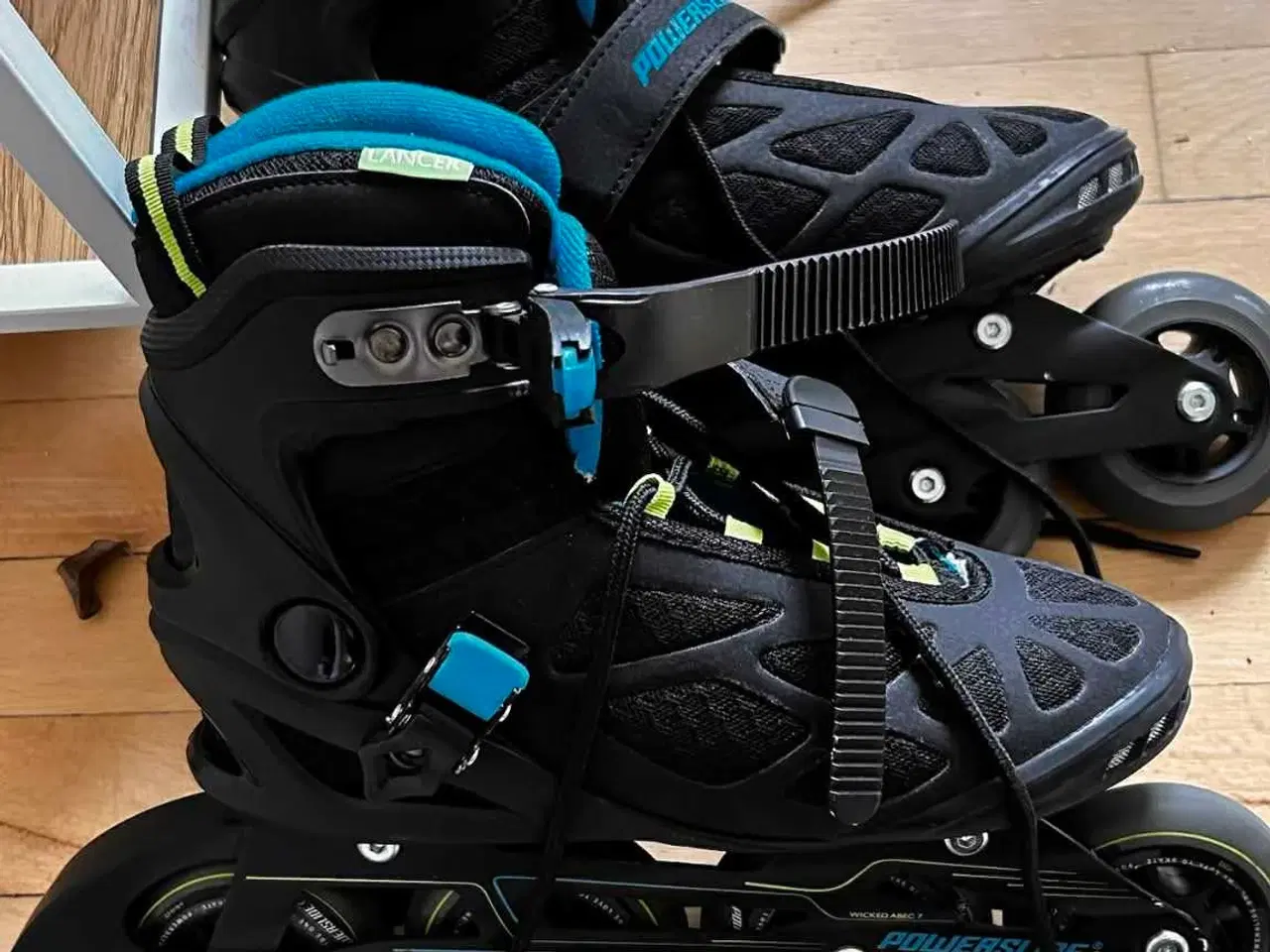 Billede 1 - Rulleskøjter størrelse 40