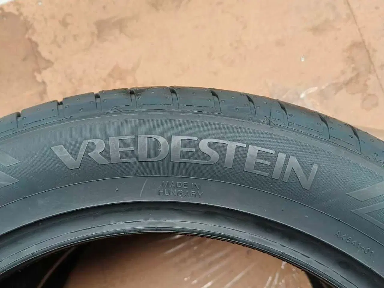 Billede 5 - 18" dæk - helt nye Vredestein Ultrac+ 215/55