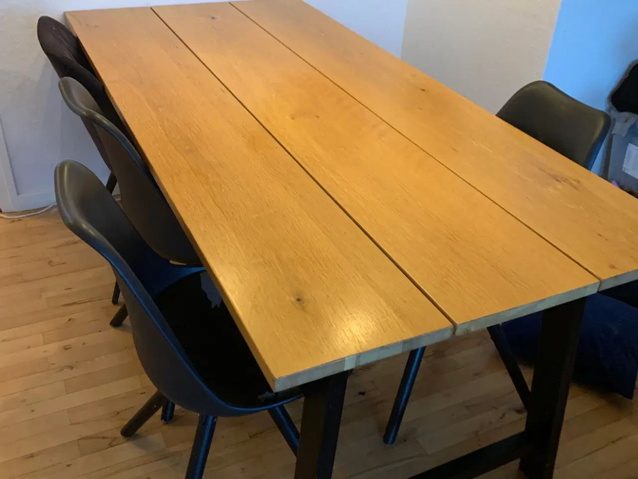 Billede 1 - Spise bord i træ