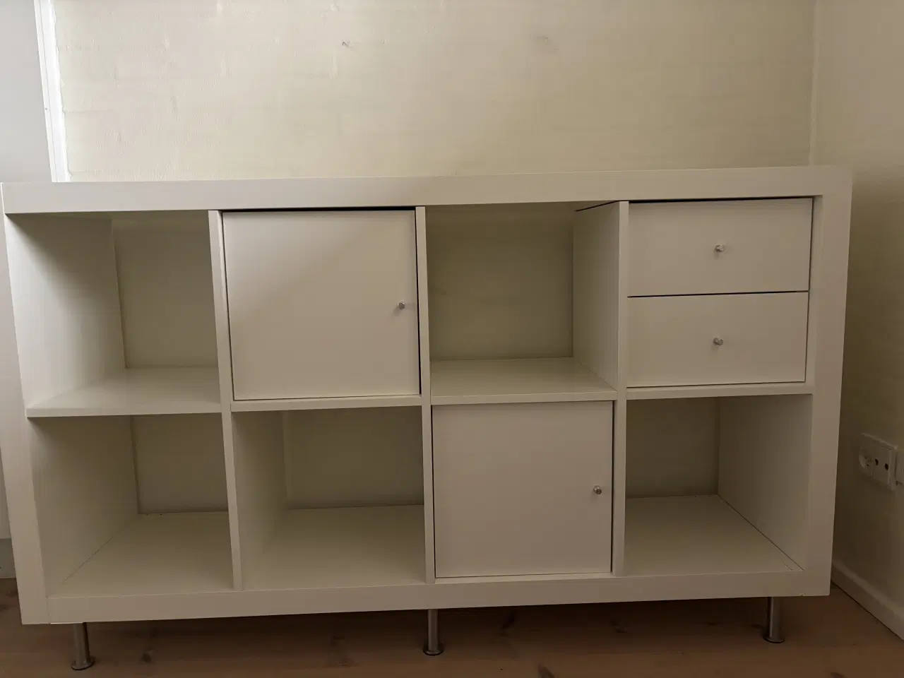 Billede 1 - Hvid reol - er hentet