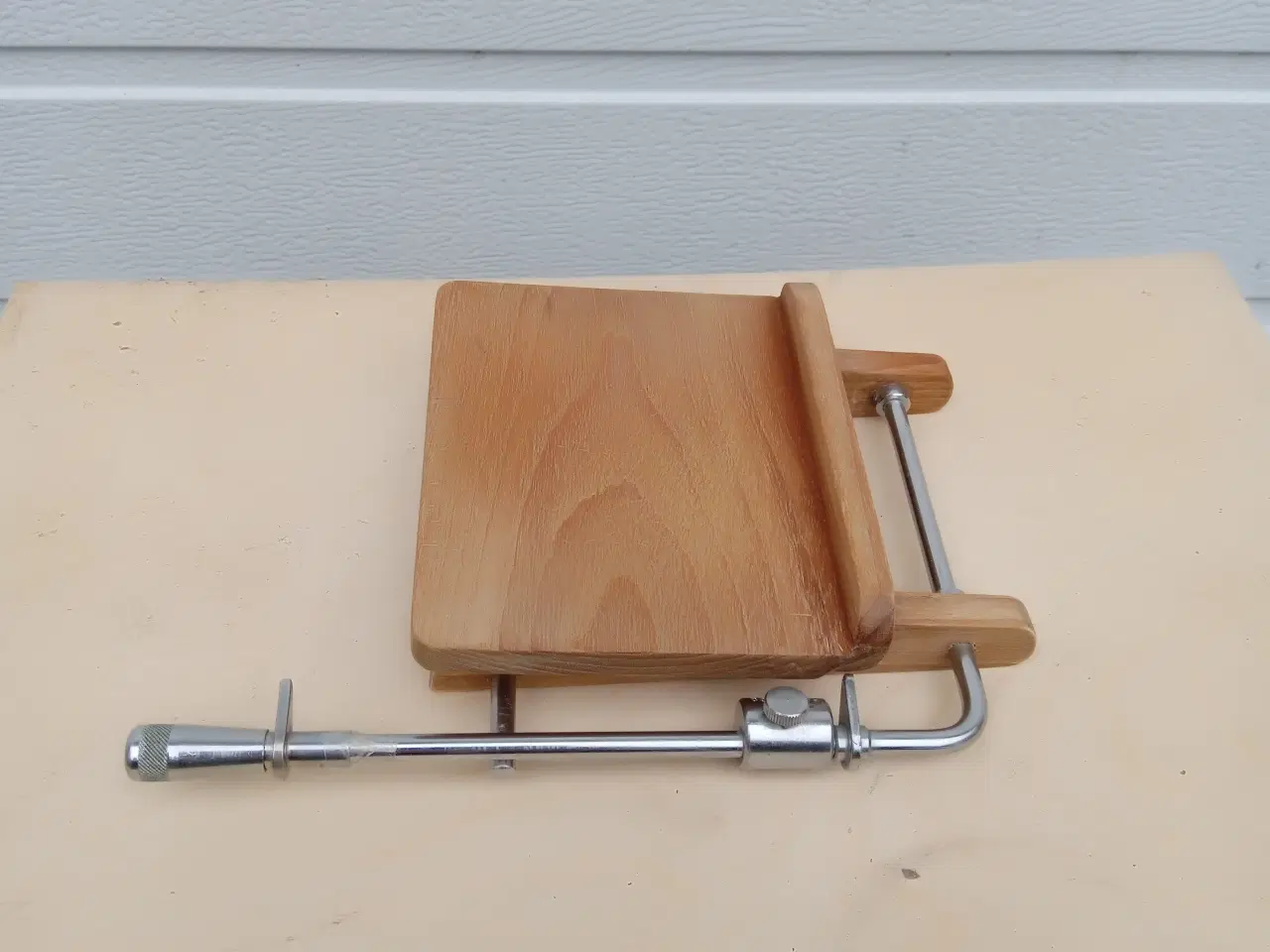 Billede 3 - Vintage osteskærer i teaktræ, størrelse 15 x 15 cm