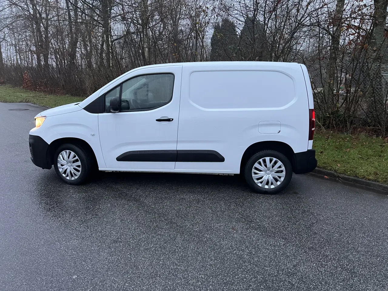 Billede 6 - Fin lille vare bil 