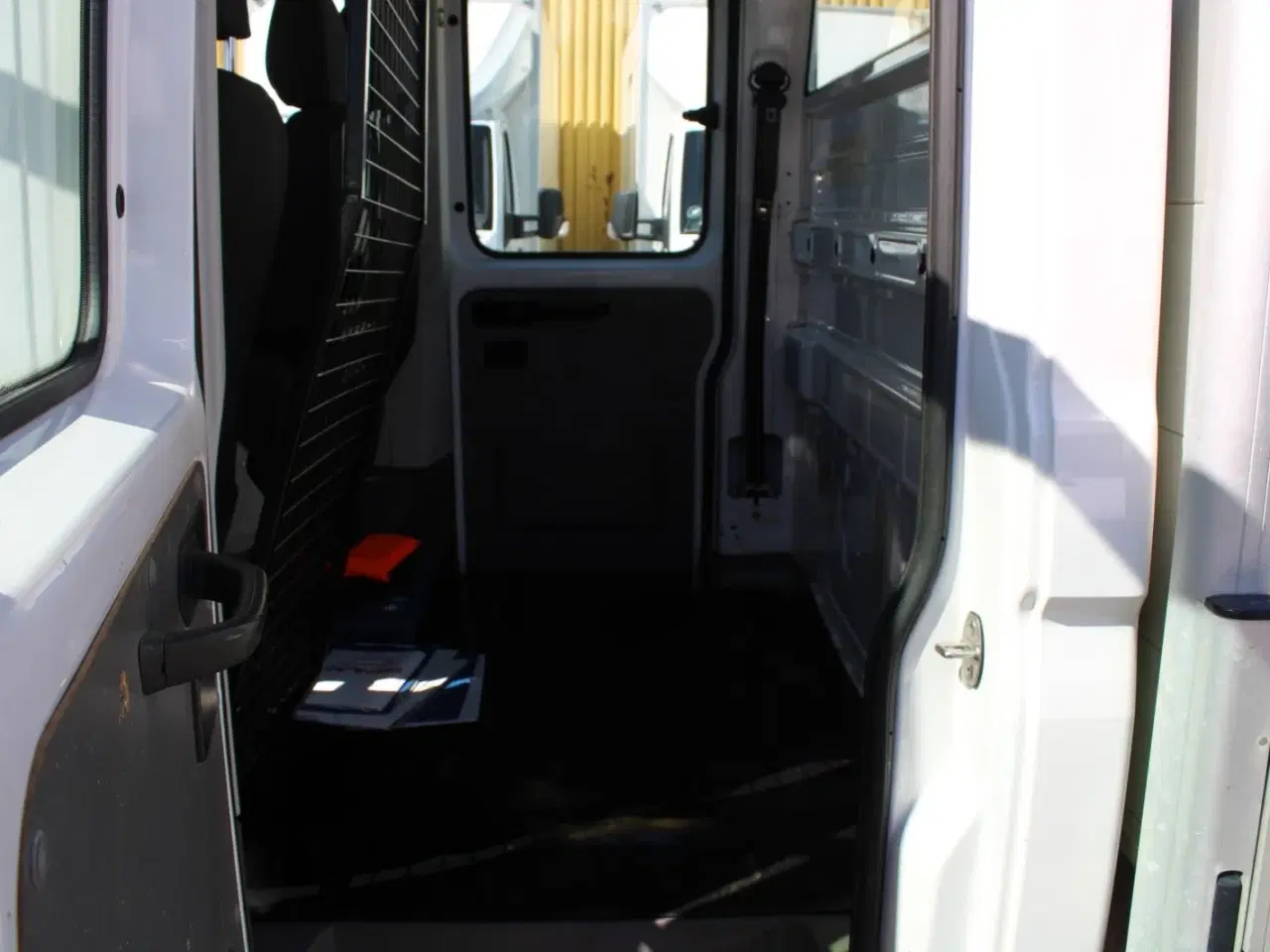 Billede 7 - VW Crafter 35 2,0 TDi 177 Mandskabsvogn m/lad L3