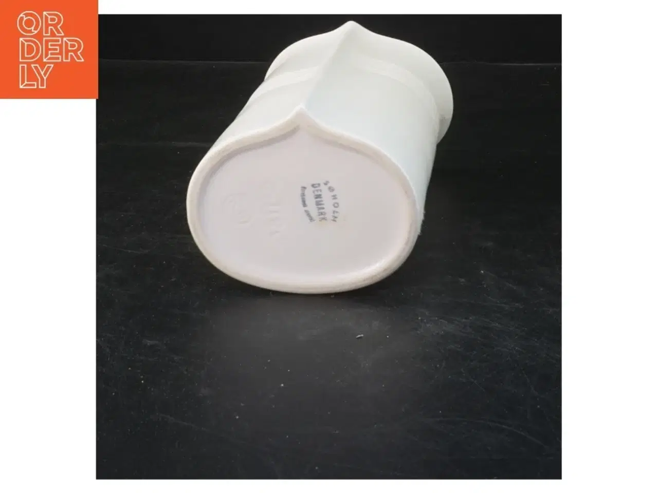 Billede 2 - Hvid vase fra Soholm (str. 19,5x10x8 cm)