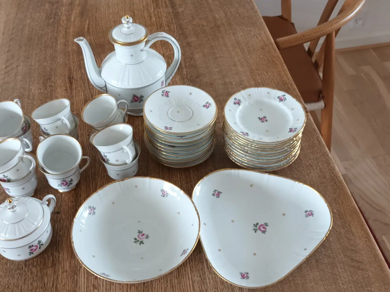 Billede 1 - Kaffestel Roselil B&G