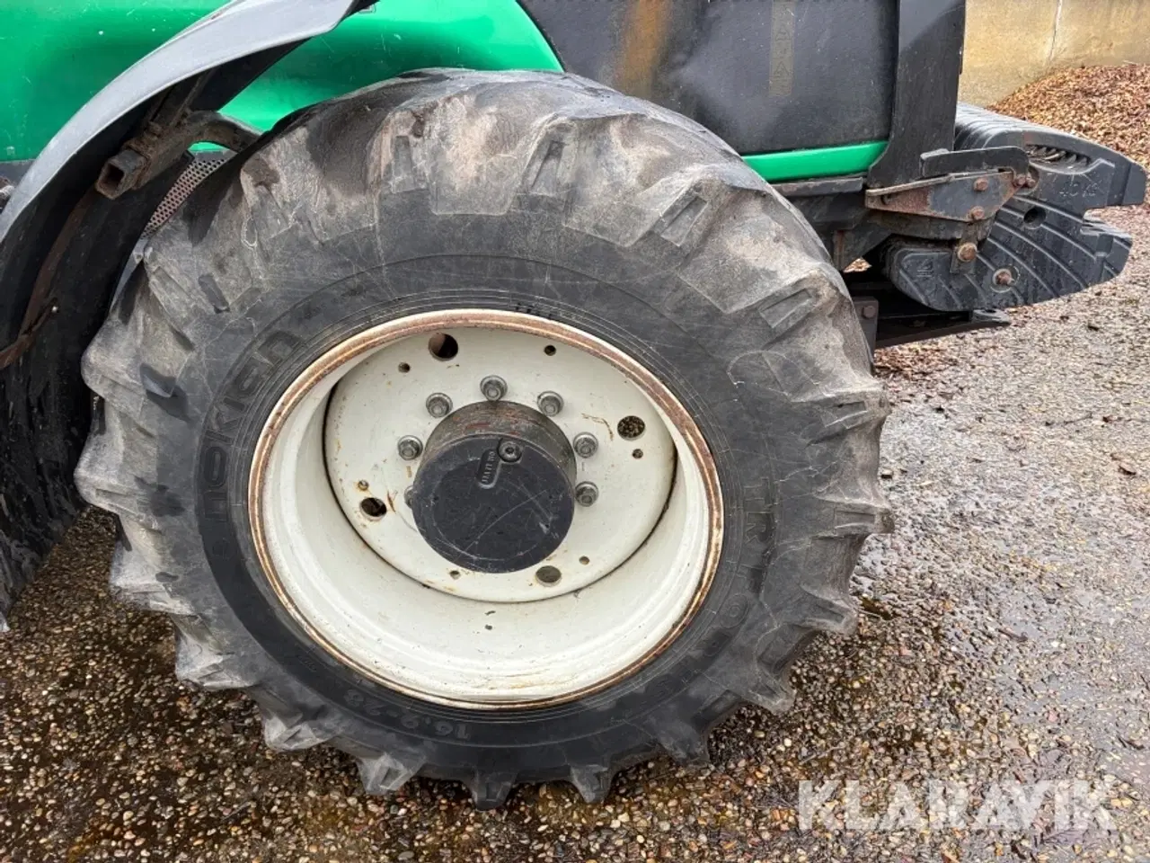 Billede 11 - Traktor Valtra T191LS med flishugger, kran og vogn