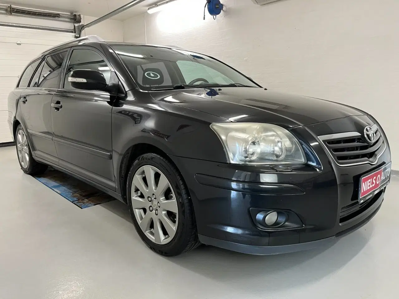 Billede 2 - Toyota Avensis 2,2 D-4D 150 Sol stc.