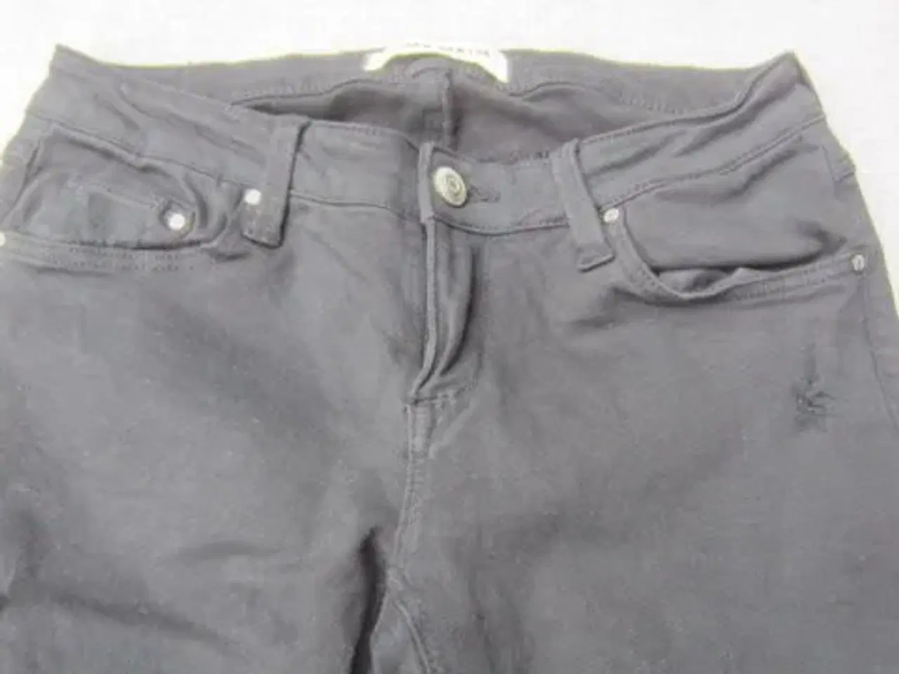 Billede 2 - Str. XS/S, elastiske sorte bukser