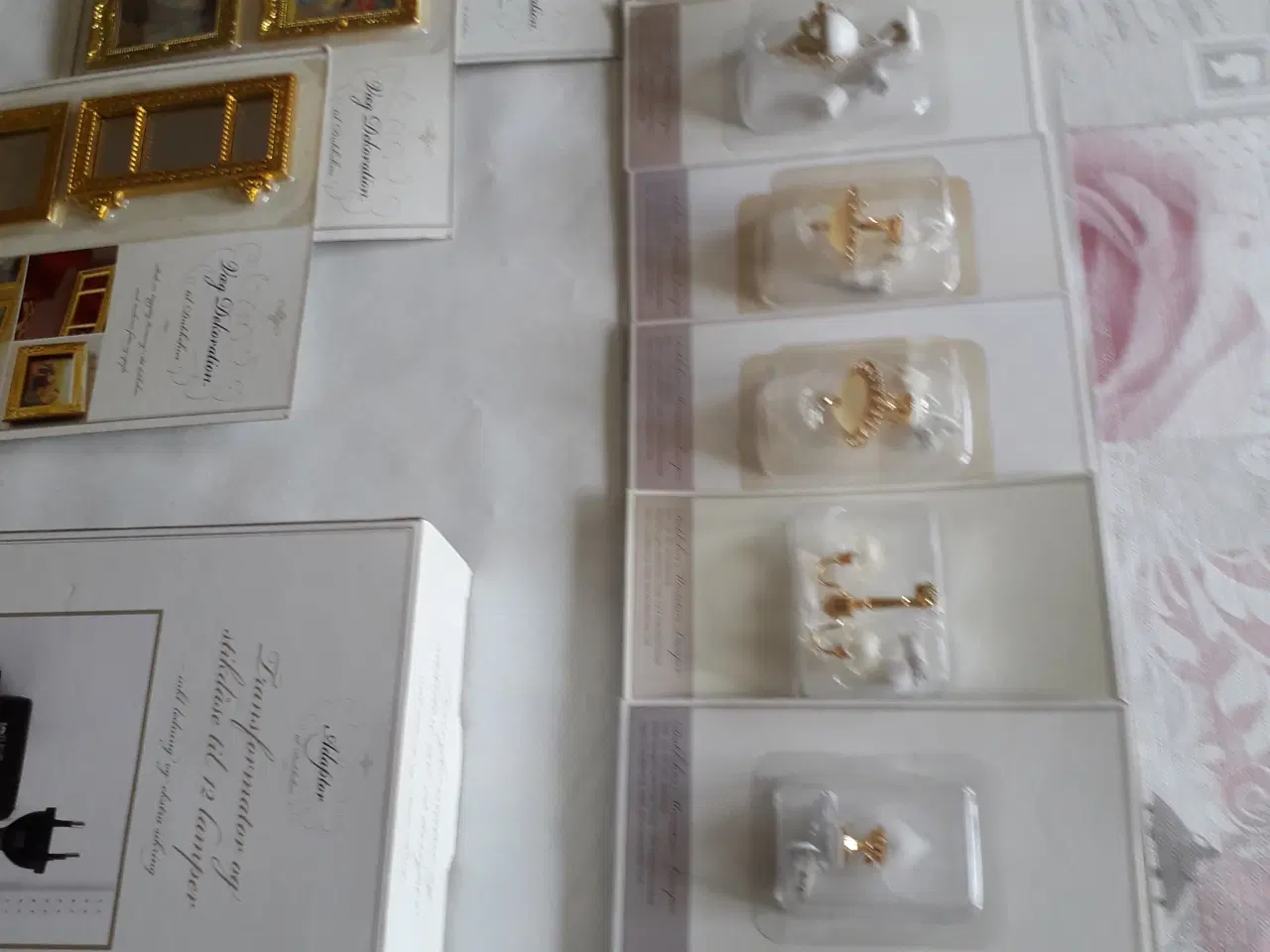 Billede 7 - Dukkehusmøbler - Miniature Samling med tilbehør.