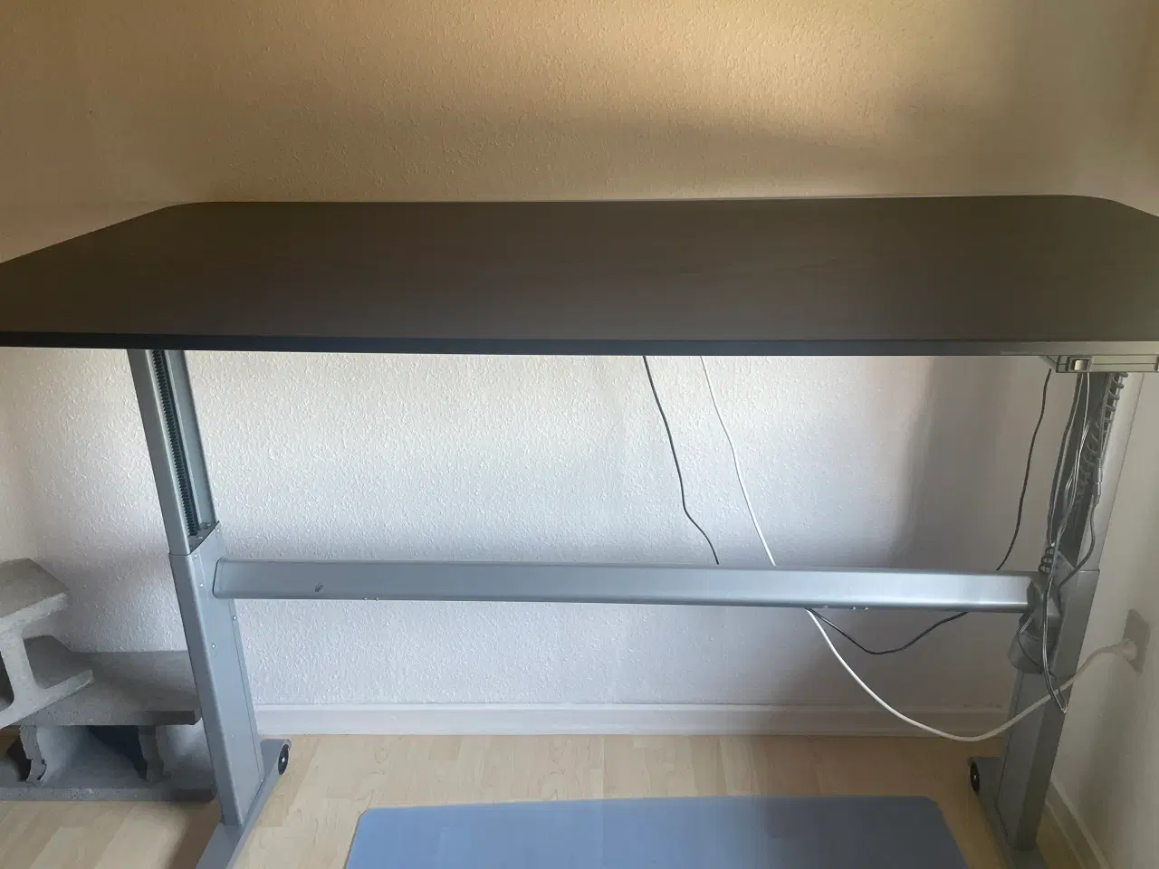 Billede 3 - Hæve/sinke bord 