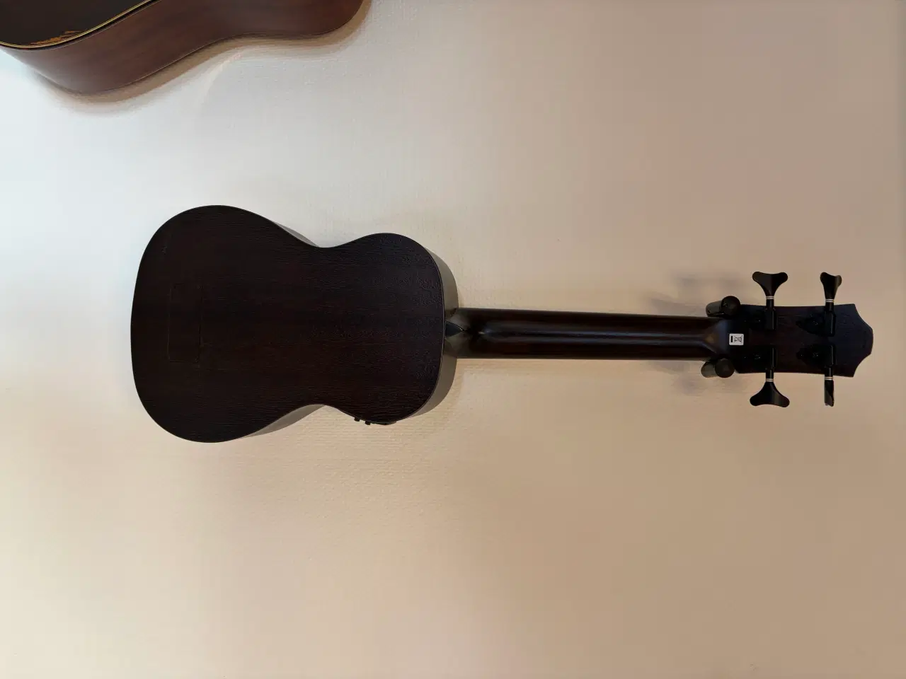 Billede 3 - Bas ukulele med indbygget mic og tuner