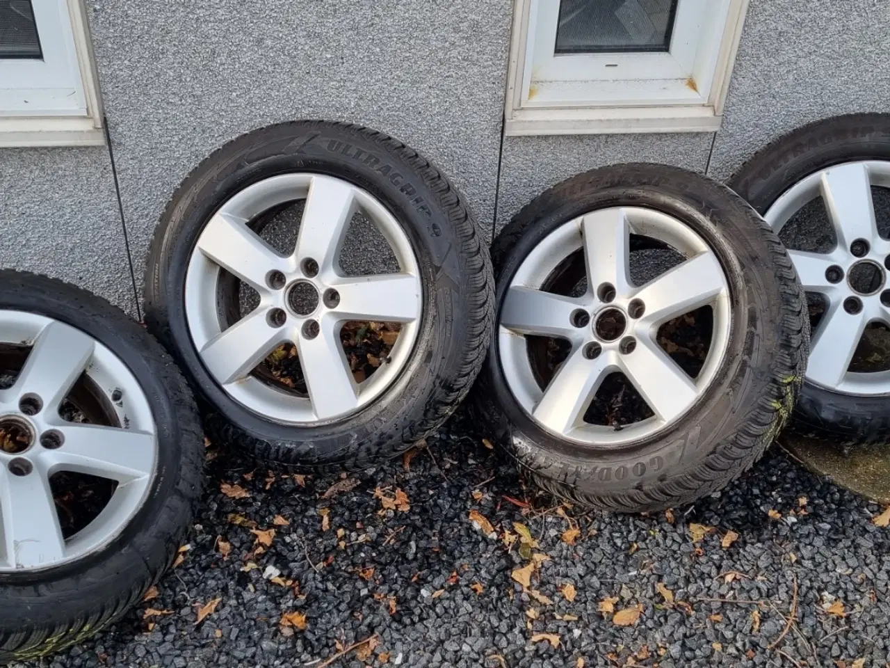 Billede 1 - 16" Goodyear Ultragrip 9 Alufælge Vinter